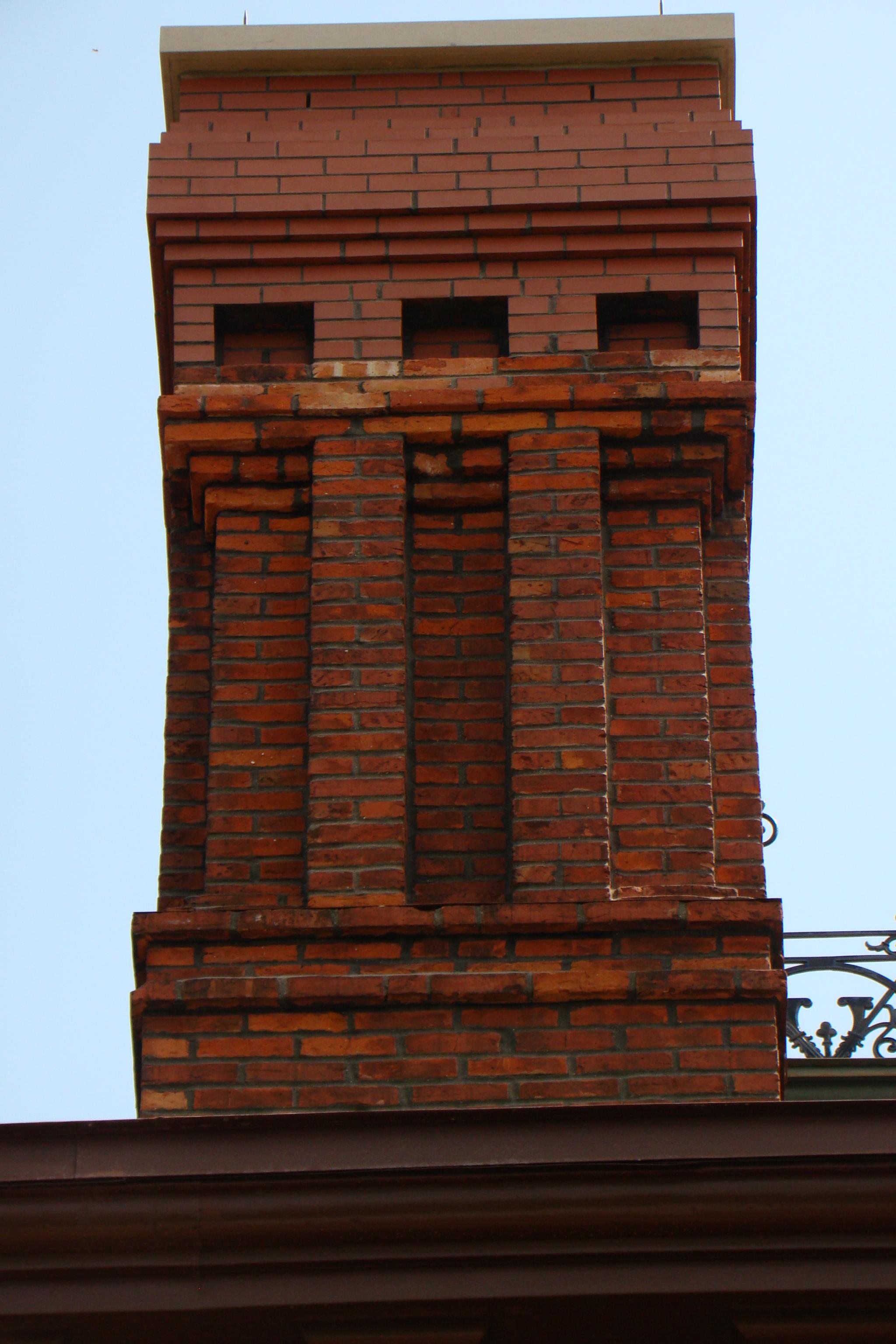 Queen Anne style patterned masonry on chimney, Martin-Mitchell Mansion