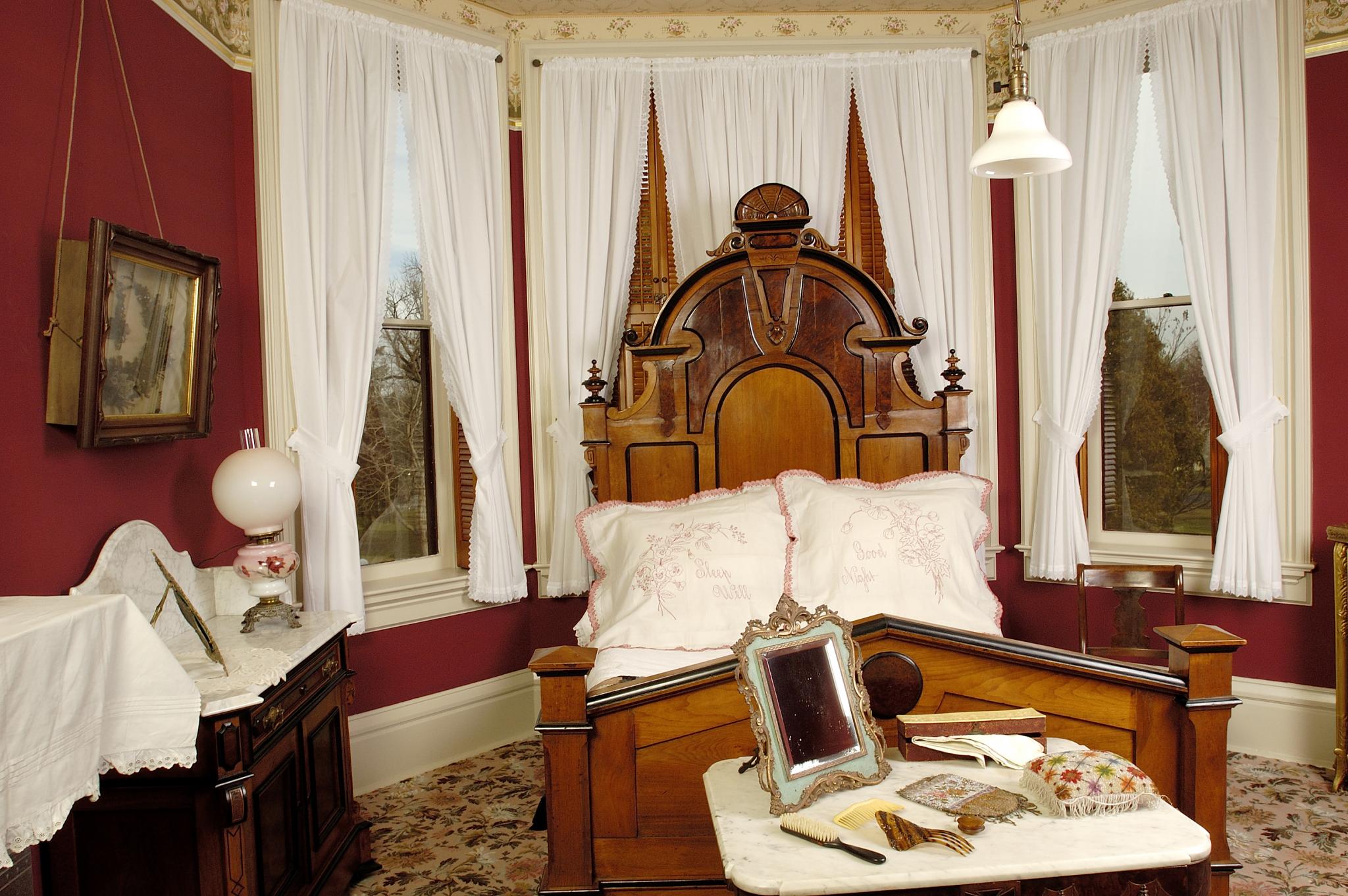 Caroline and Edward Mitchell's bedroom, Martin-Mitchell Mansion